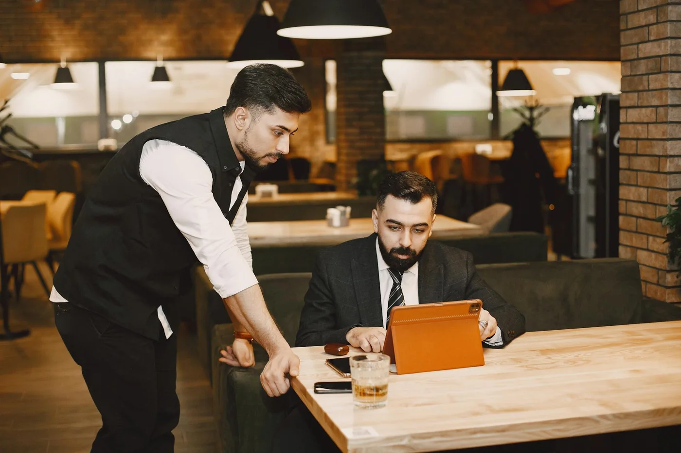 Cómo los restaurantes en Colombia pueden usar automatización para ventas en email